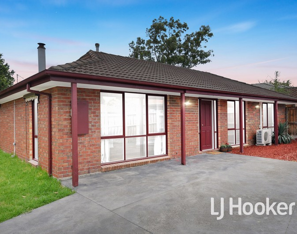 27 Sarah Place, Hampton Park VIC 3976