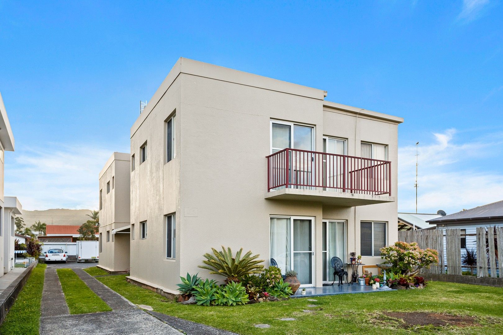 2 bedrooms Apartment / Unit / Flat in 4/44 Parker Road EAST CORRIMAL NSW, 2518