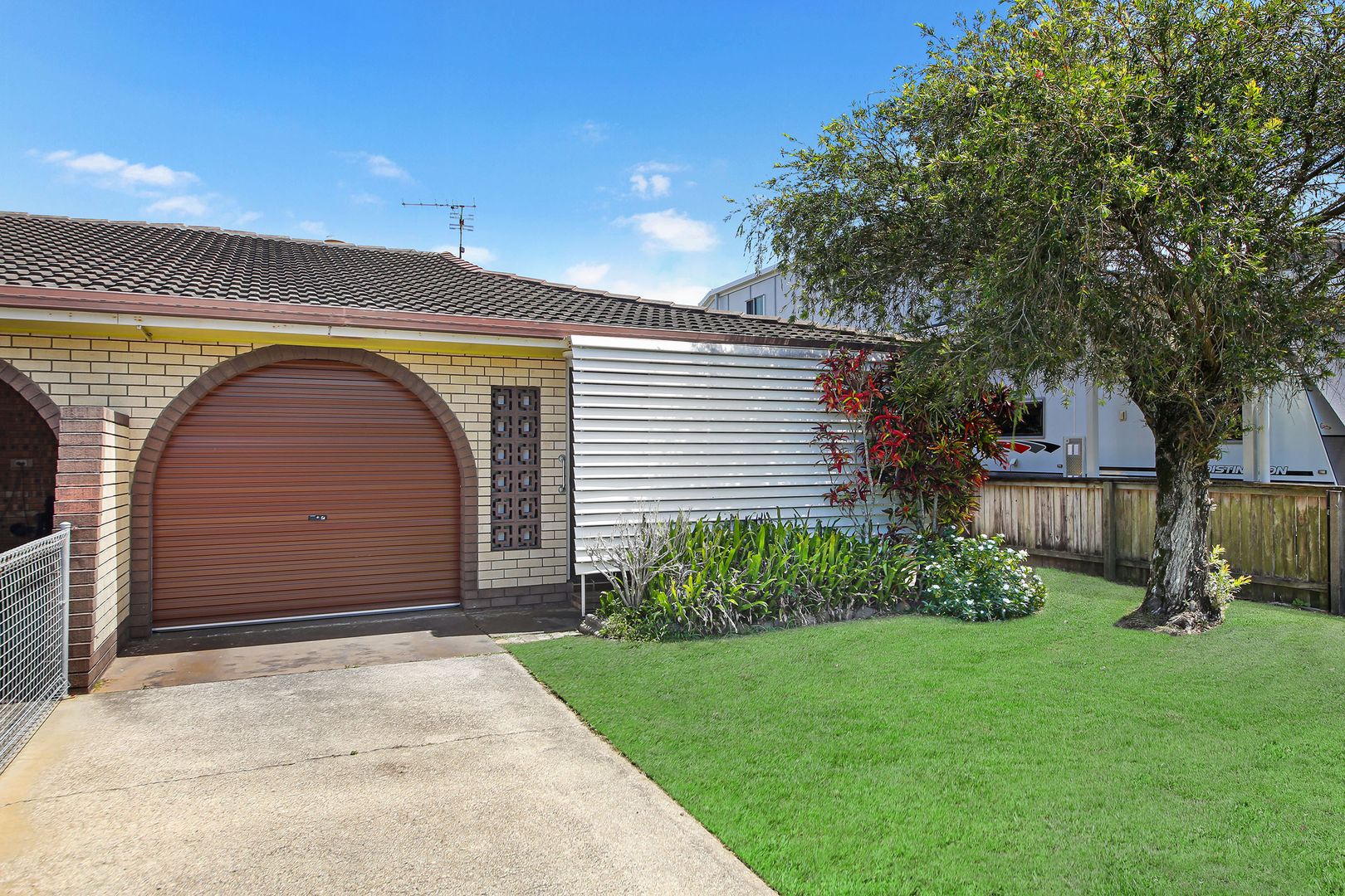 1/33 Montgomery Crescent, Golden Beach QLD 4551, Image 1