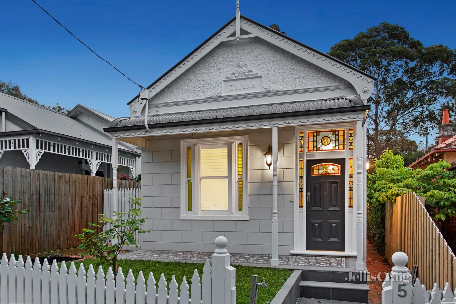 3 bedrooms House in 5 Warburton Road CAMBERWELL VIC, 3124