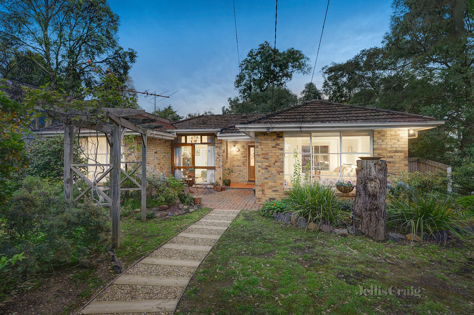 1 View Hill Crescent, Eltham VIC 3095, Image 0