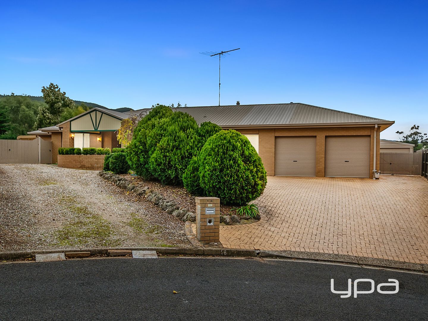 18 St Andrews Way, Darley VIC 3340, Image 2