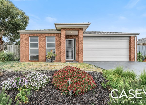 30 Fernisky Drive, Cranbourne East VIC 3977