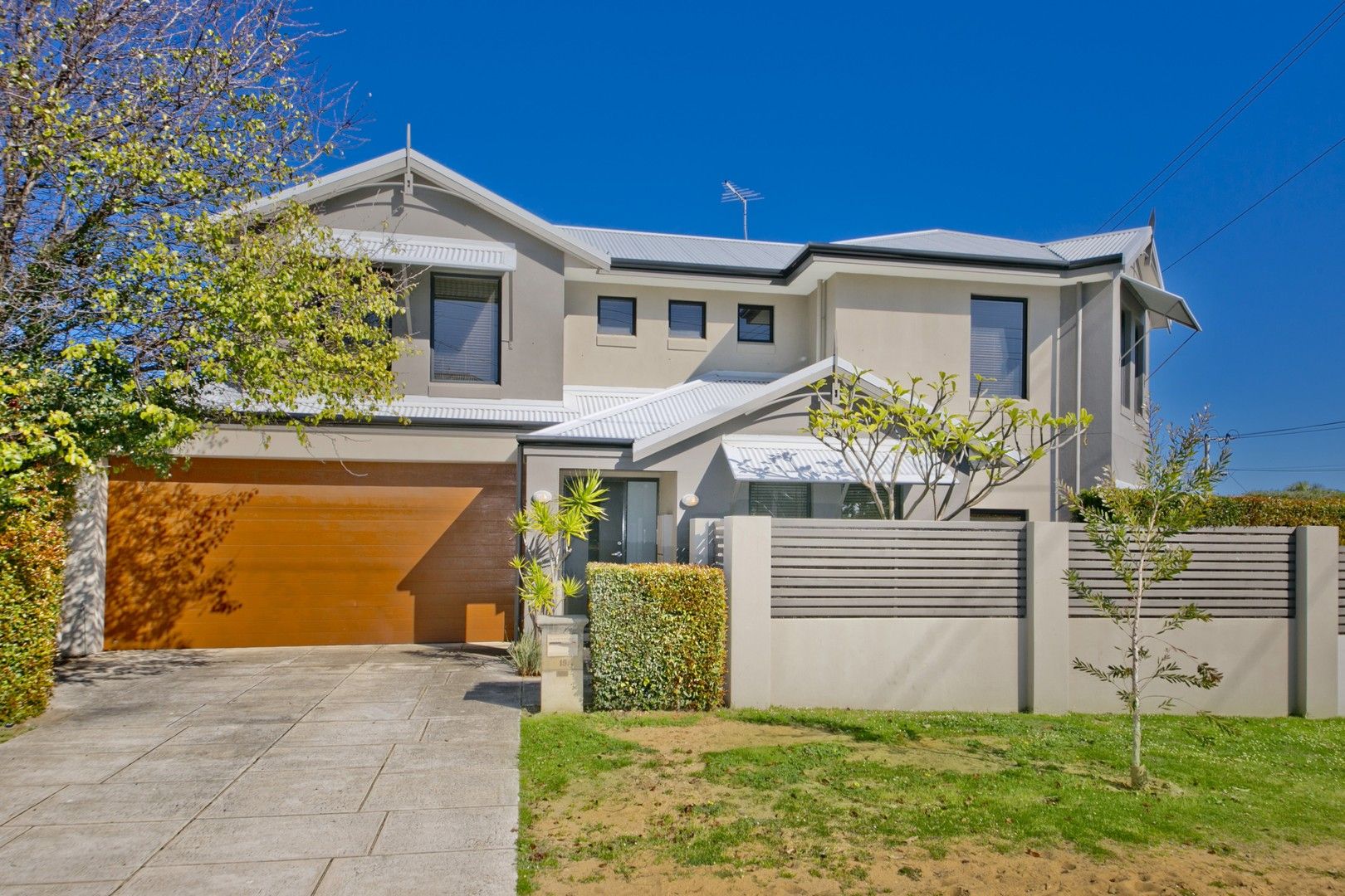 3 bedrooms House in 15a Calais Road SCARBOROUGH WA, 6019