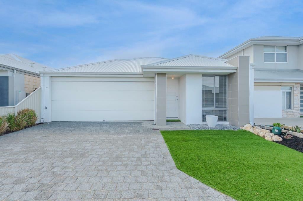 4 bedrooms House in 6 Marline Way ALKIMOS WA, 6038