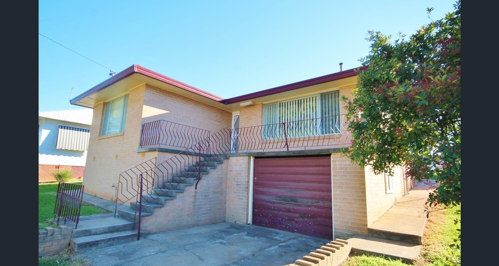 3 bedrooms House in 57 Murringo Street YOUNG NSW, 2594