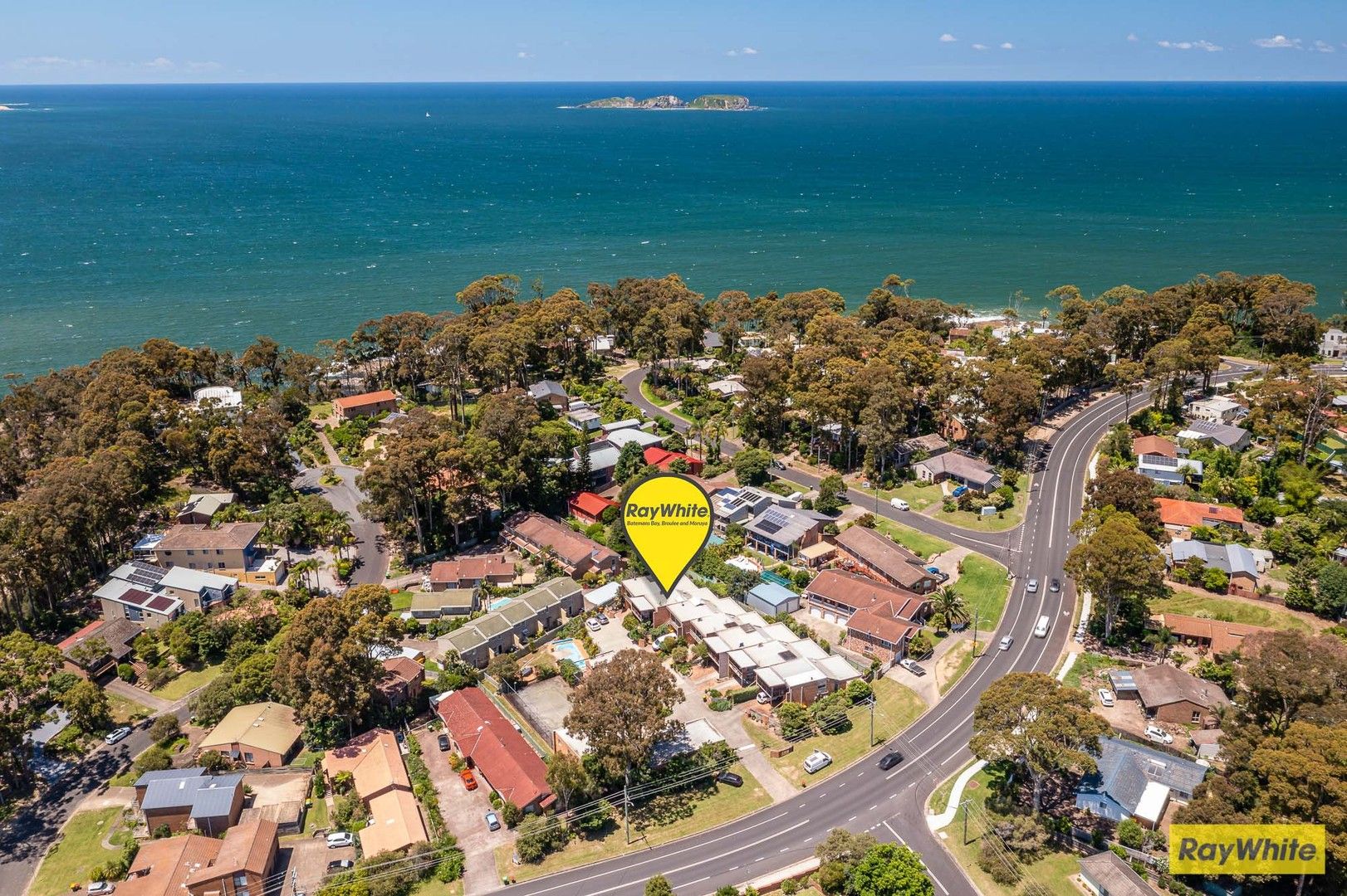 4 bedrooms House in 6/161-163 Beach Road SUNSHINE BAY NSW, 2536