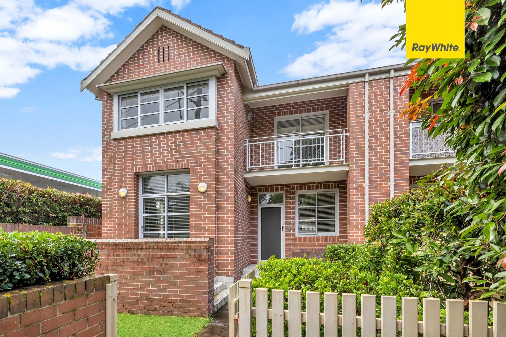 4 bedrooms Townhouse in 2/291 Quarry Road RYDE NSW, 2112