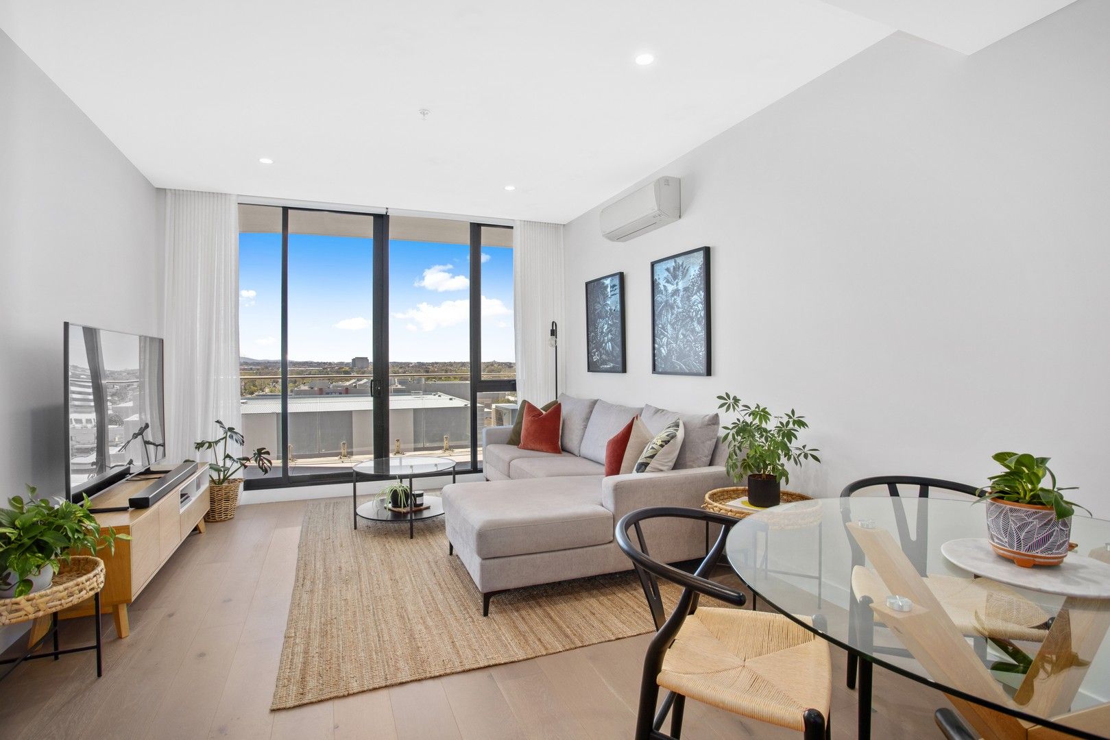 1 bedrooms Apartment / Unit / Flat in 703/1060 Dandenong Road CARNEGIE VIC, 3163