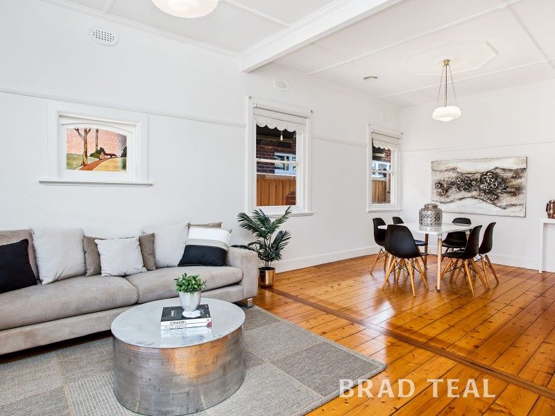 10 Balmanno Crescent, Strathmore VIC 3041, Image 2