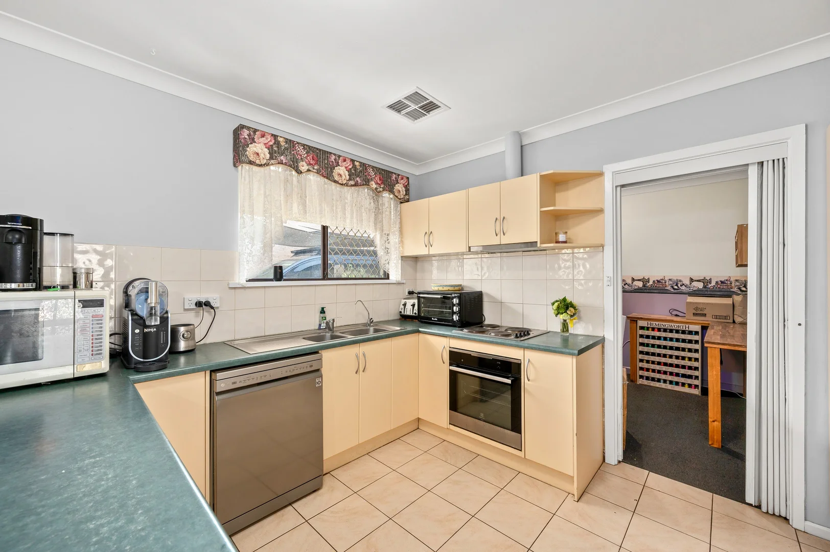 Additional image 7 of 27 Wheatsheaf Rd, Morphett Vale SA 5162