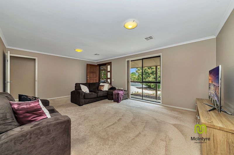 210 Heagney Crescent, Gilmore ACT 2905, Image 2