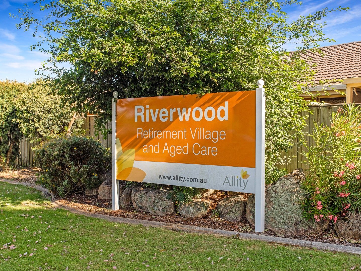 97 Oakwood Court West Albury NSW 2640 Domain