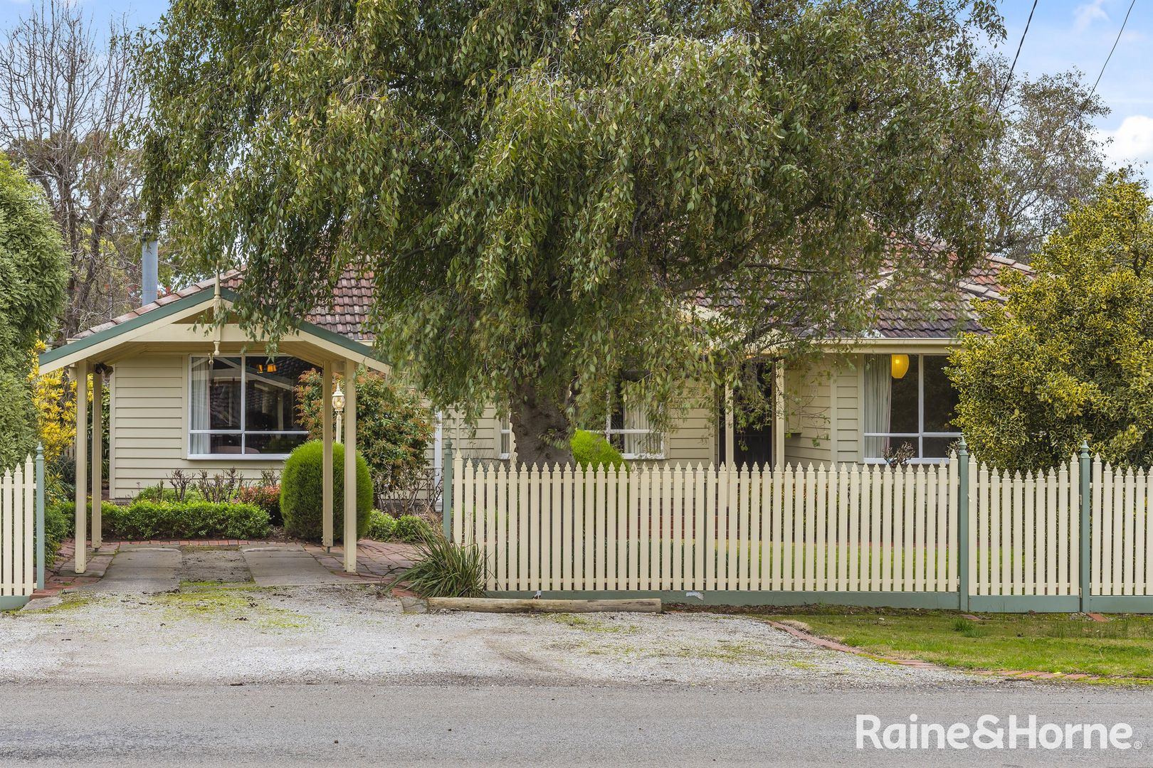 7 Morrow Road, Gisborne VIC 3437, Image 2