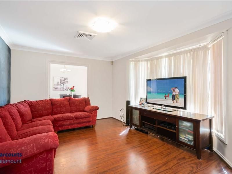 11 Smith place, Mount Annan NSW 2567, Image 2
