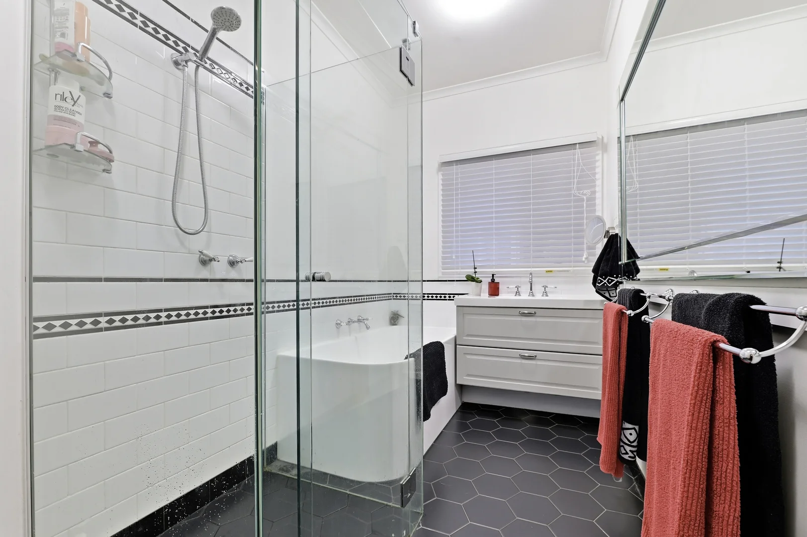 Additional image 10 of 8 Arna Street, Blackburn VIC 3130