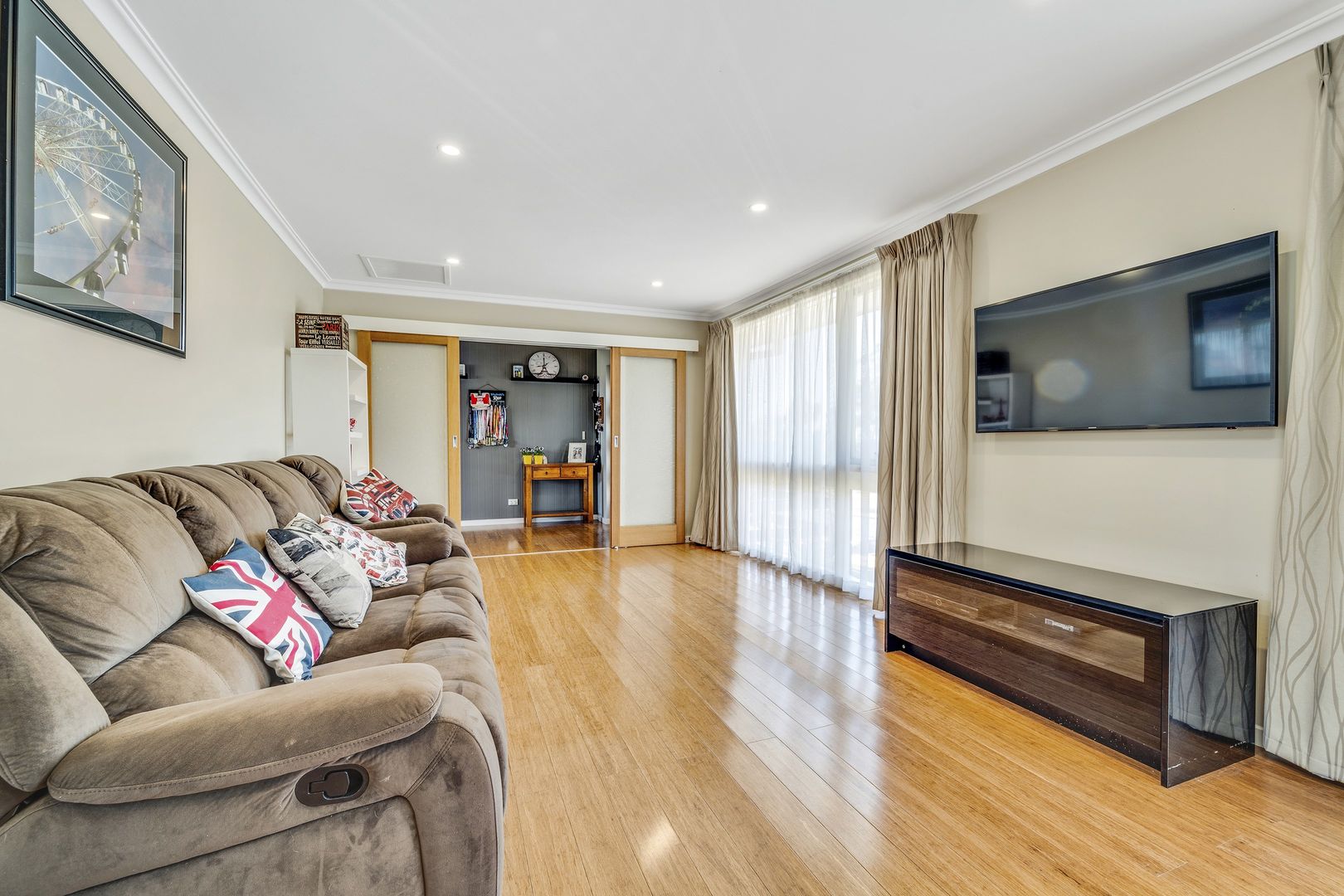 83 Bennelong Crescent, Macquarie ACT 2614, Image 2