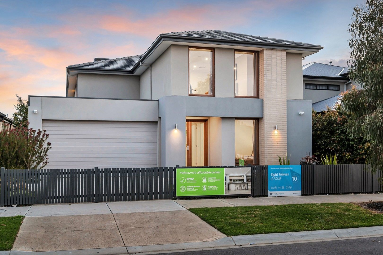 5 bedrooms House in 25 Whitfield Crescent CRAIGIEBURN VIC, 3064