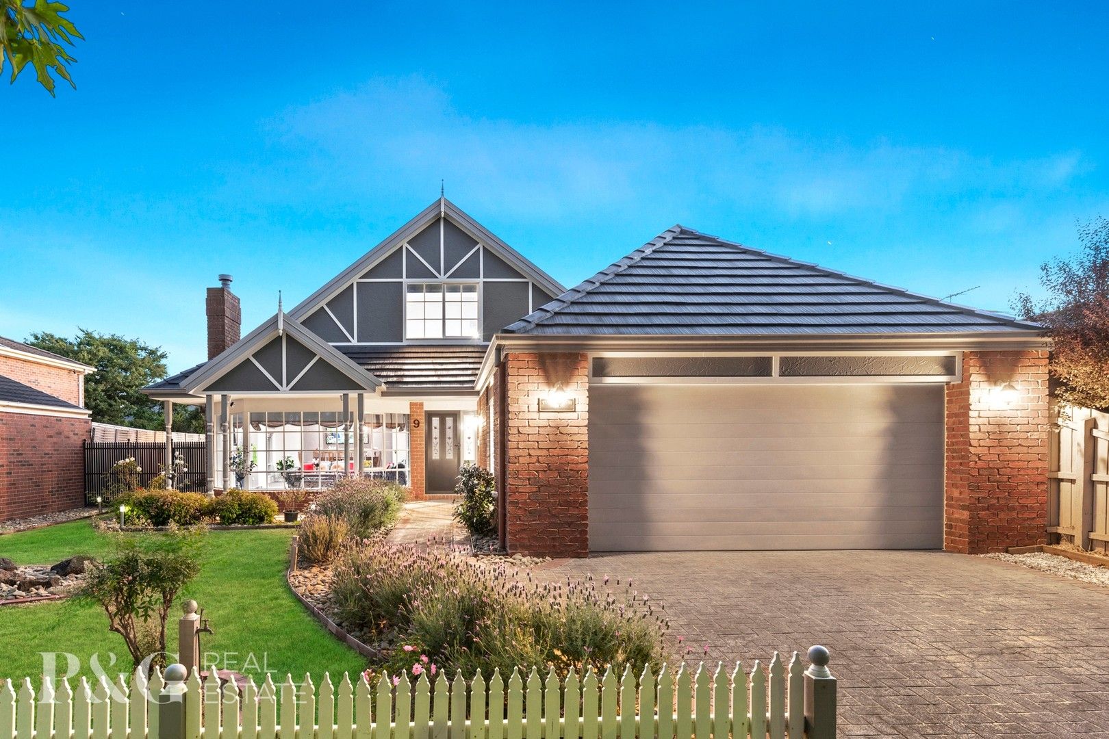 4 bedrooms House in 9 The Crescent NARRE WARREN SOUTH VIC, 3805