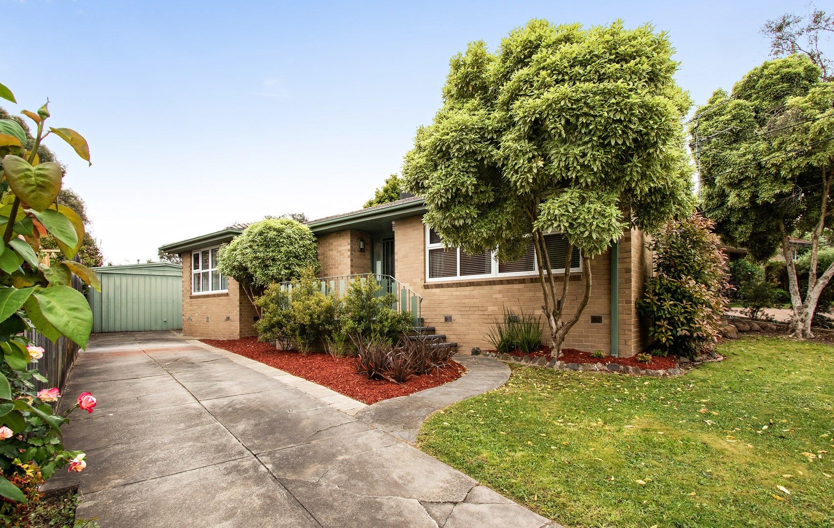 35 Bimbadeen Crescent, Yallambie VIC 3085, Image 0