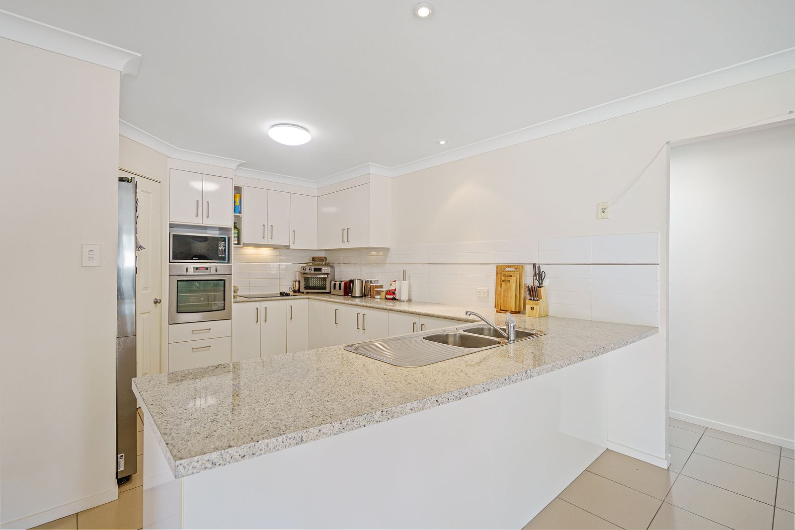 11 Cola Crescent, Wynnum West QLD 4178, Image 2