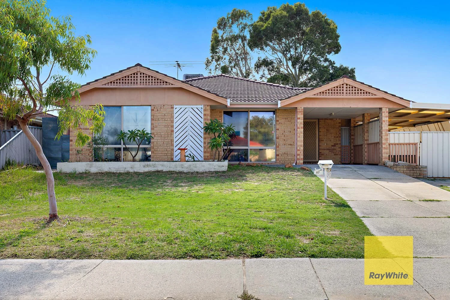 87 Strawberry Drive, Seville Grove WA 6112