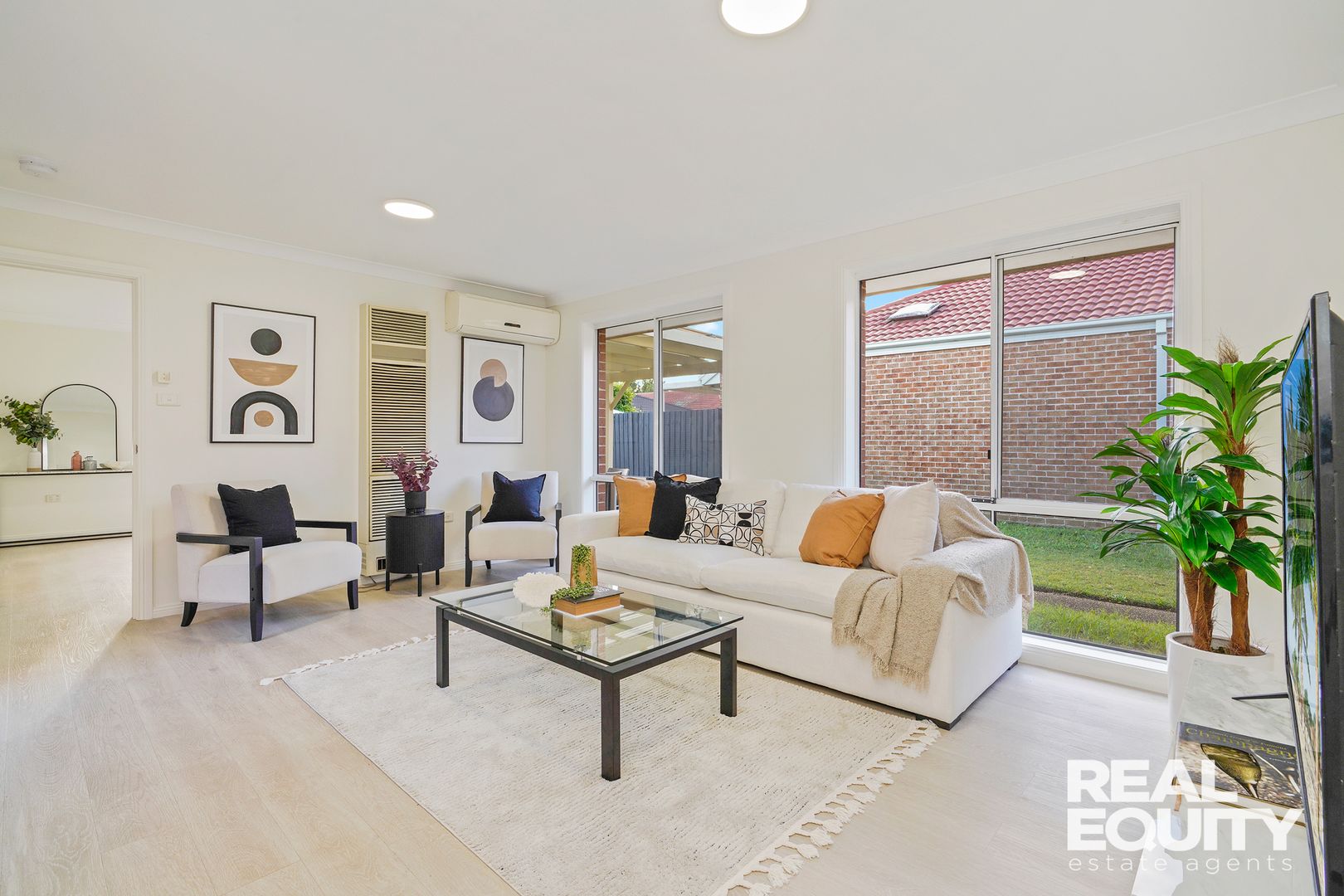 8 Barwon Court, Wattle Grove NSW 2173, Image 1