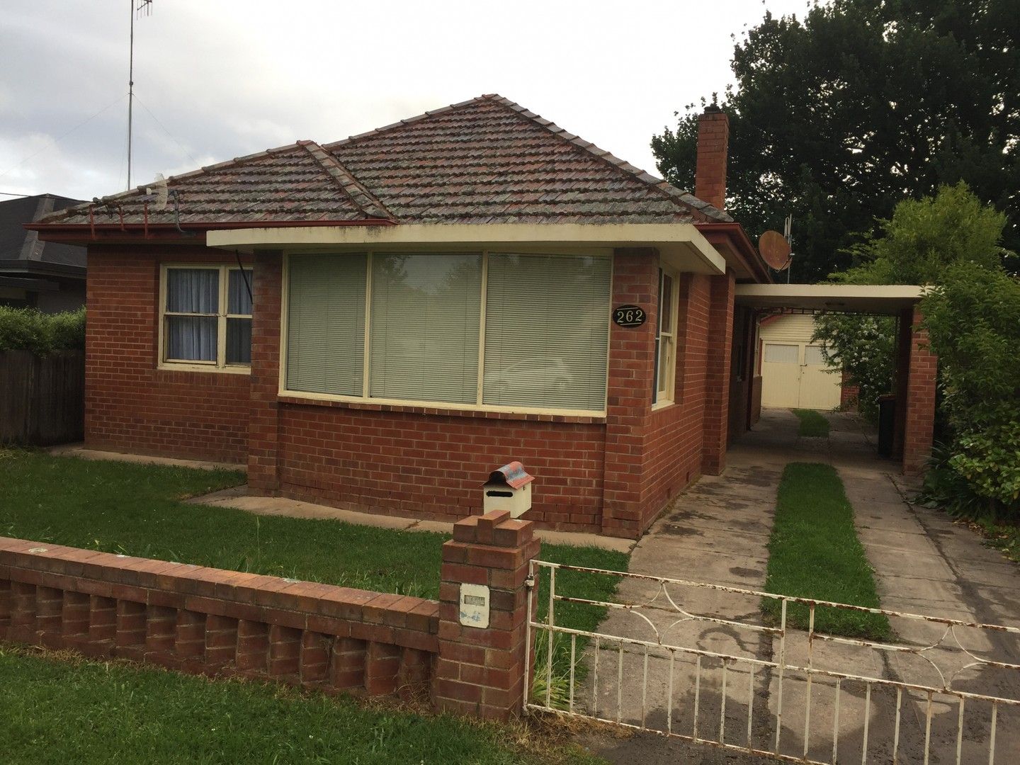 3 bedrooms House in 262 Rocket Street BATHURST NSW, 2795
