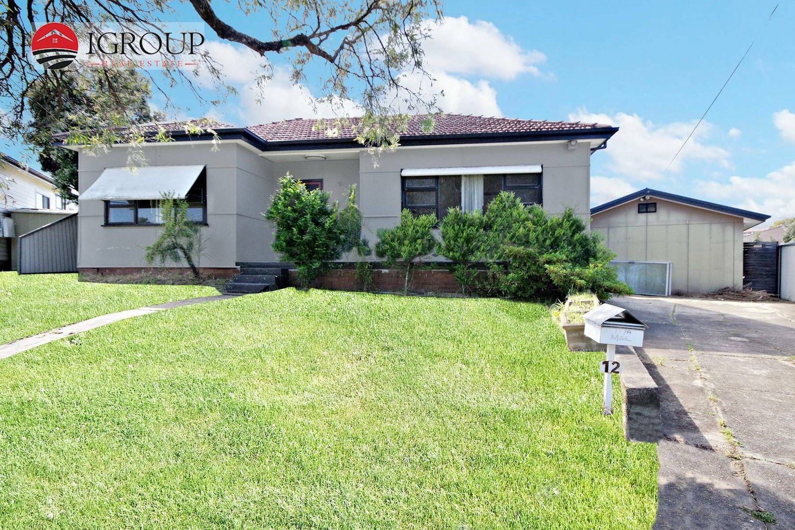 5 bedrooms House in 12 Dooley Ave BASS HILL NSW, 2197