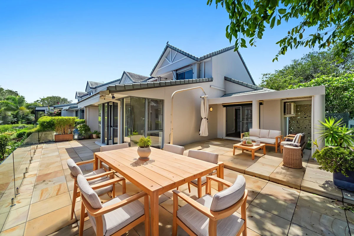 1 Greystone/125 Santa Cruz Boulevard, Clear Island Waters QLD 4226