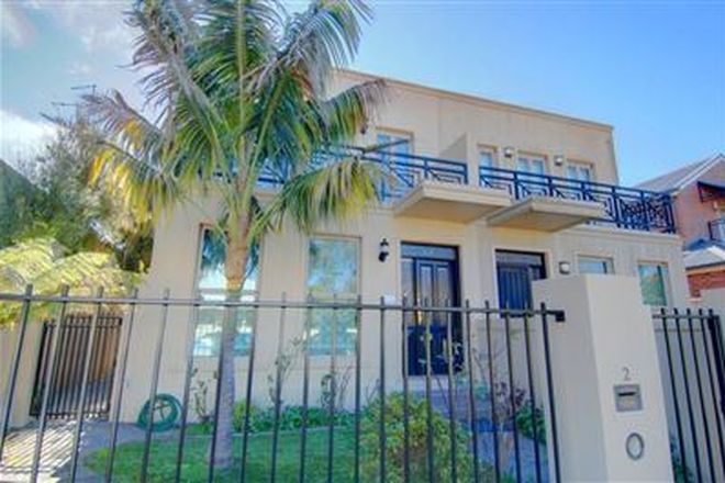 2 12 Devon Street Lake Wendouree Vic 3350 House For Rent 450 Domain