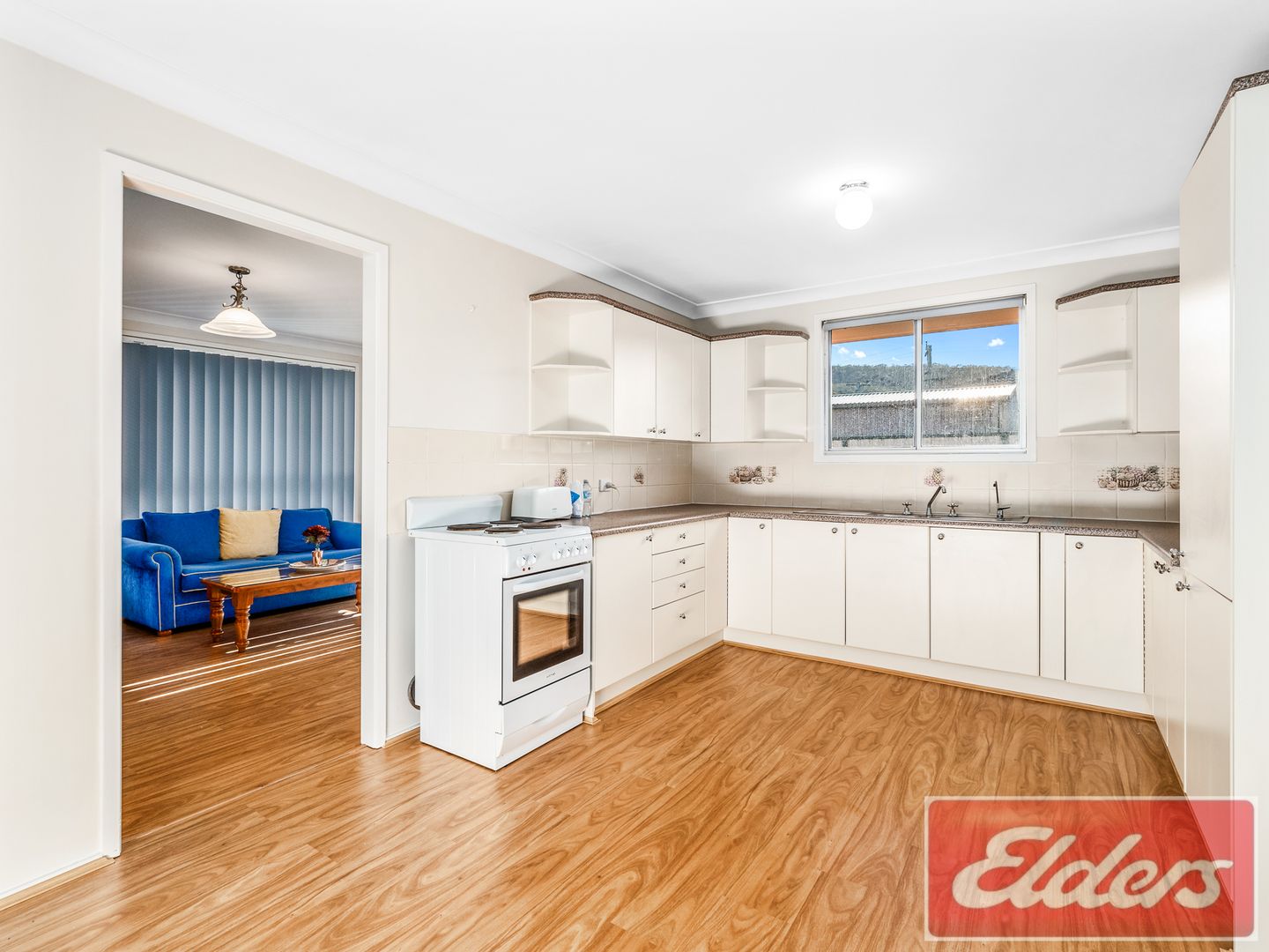 4 Banjo Crescent, Emu Plains NSW 2750, Image 2