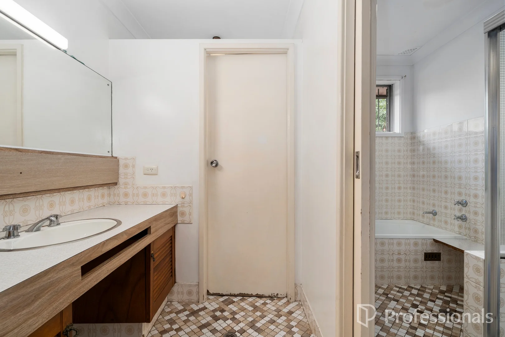 Additional image 10 of 16 Gibson Avenue, Casula NSW 2170