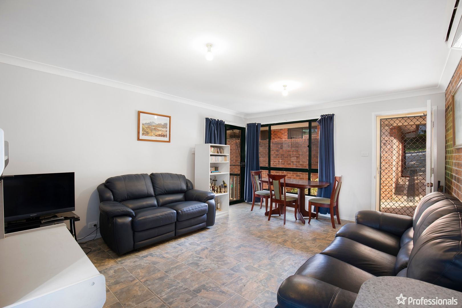 2/24 Ash Tree Drive, Armidale NSW 2350, Image 2