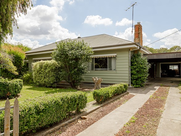 801 Whorouly Road, Whorouly VIC 3735