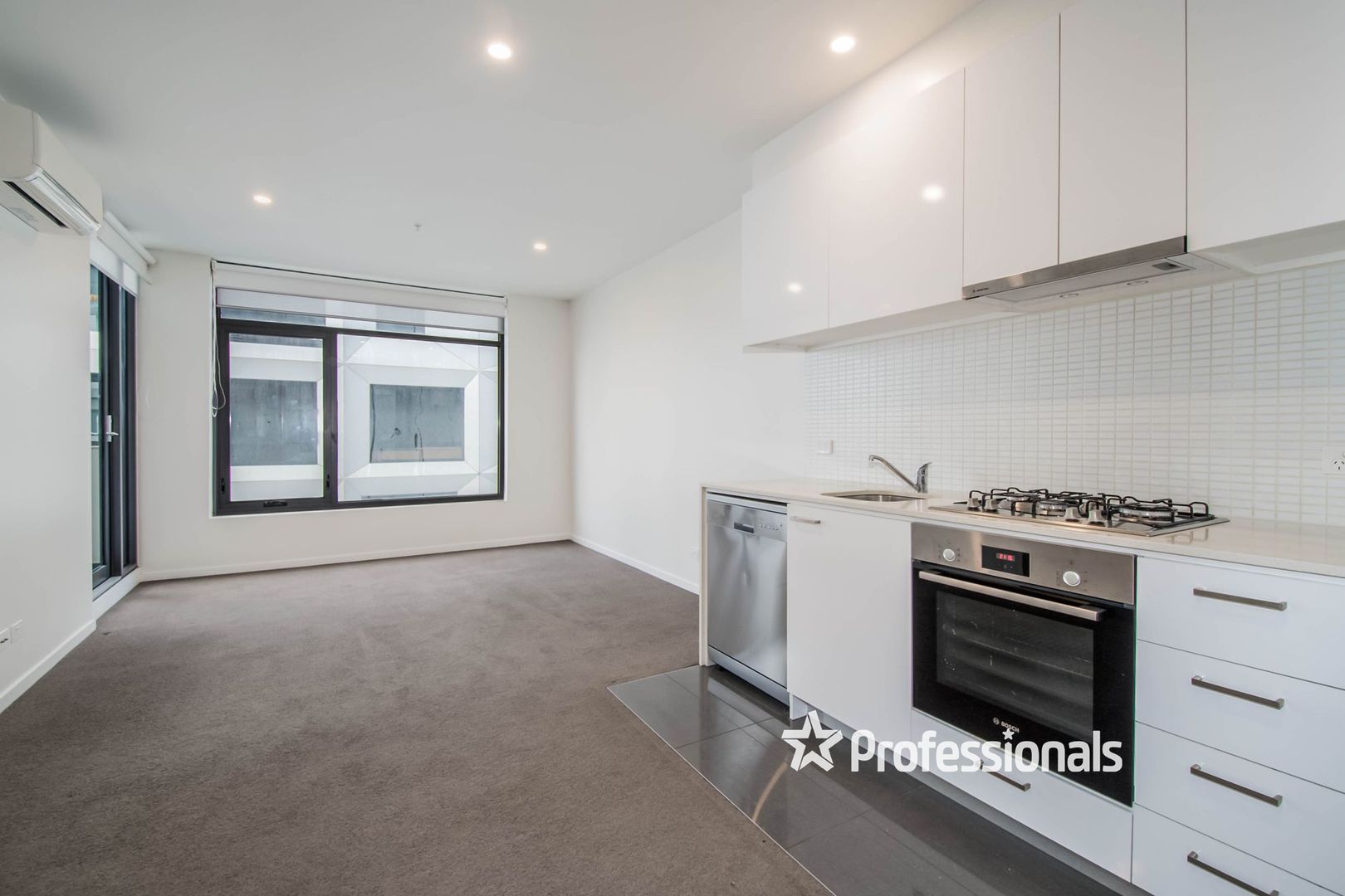 504a/400 Burwood Highway, Wantirna South VIC 3152 Apartment For Rent