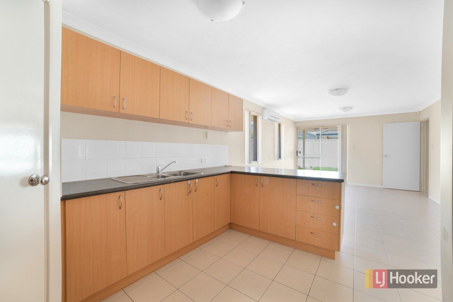 63/135 Challis Road, Seville Grove WA 6112, Image 1