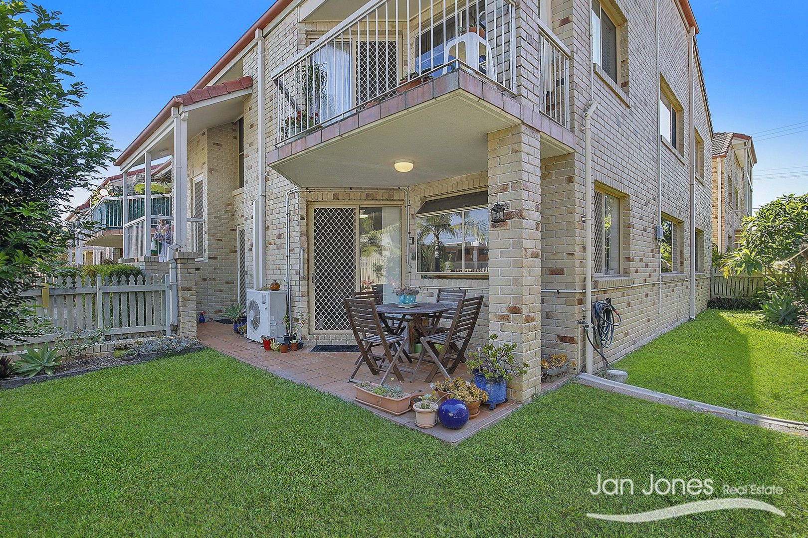 Unit 2/18 Meredith St, Redcliffe QLD 4020, Image 0