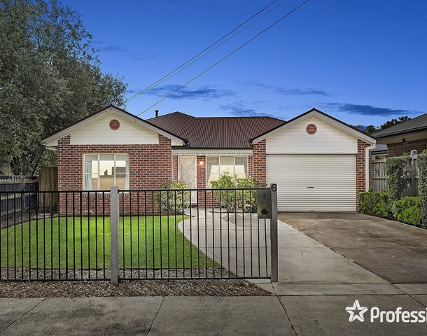 6 Longfellow Avenue, Mooroolbark VIC 3138