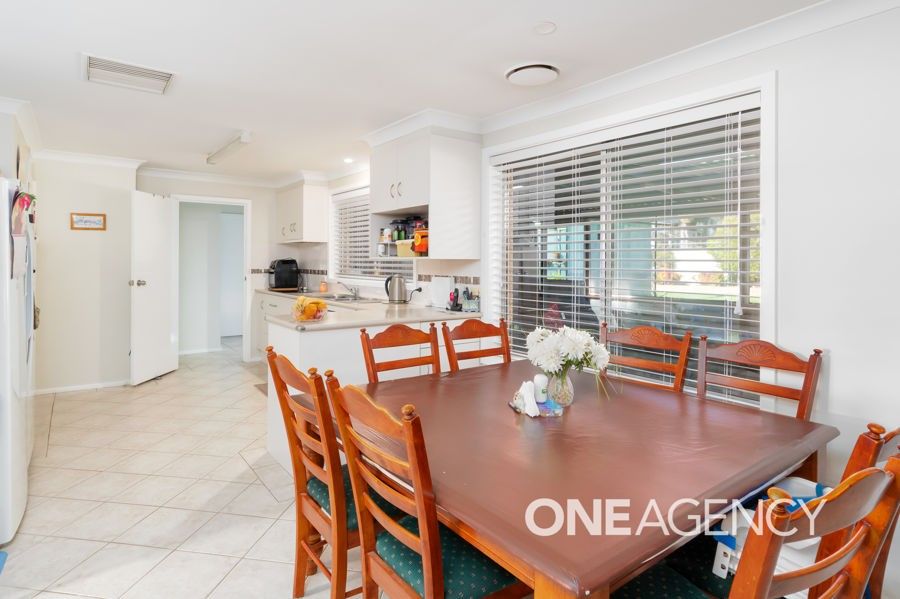 4 DALMAN PARKWAY, Glenfield Park NSW 2650, Image 2