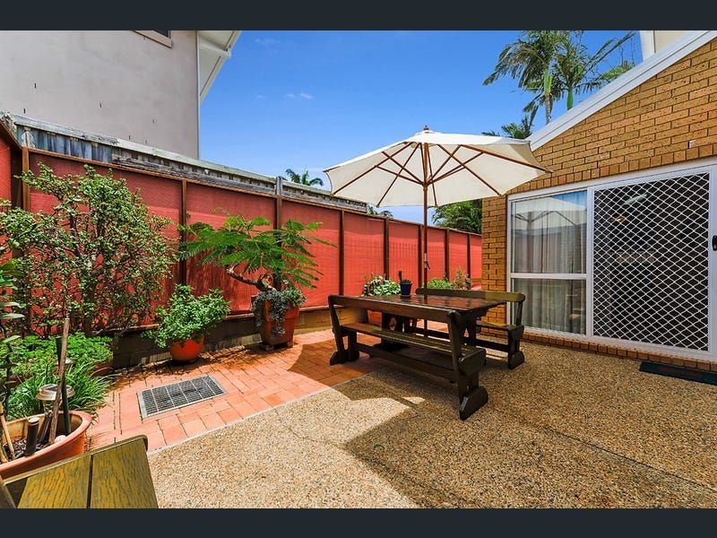 3 bedrooms Townhouse in 4/117 Prince Edward Parade SCARBOROUGH QLD, 4020