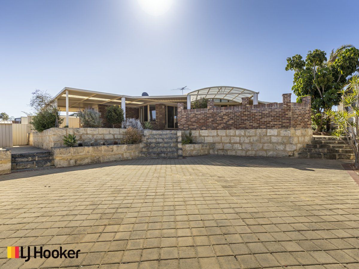 4 bedrooms House in 32 Mortril Avenue COOGEE WA, 6166