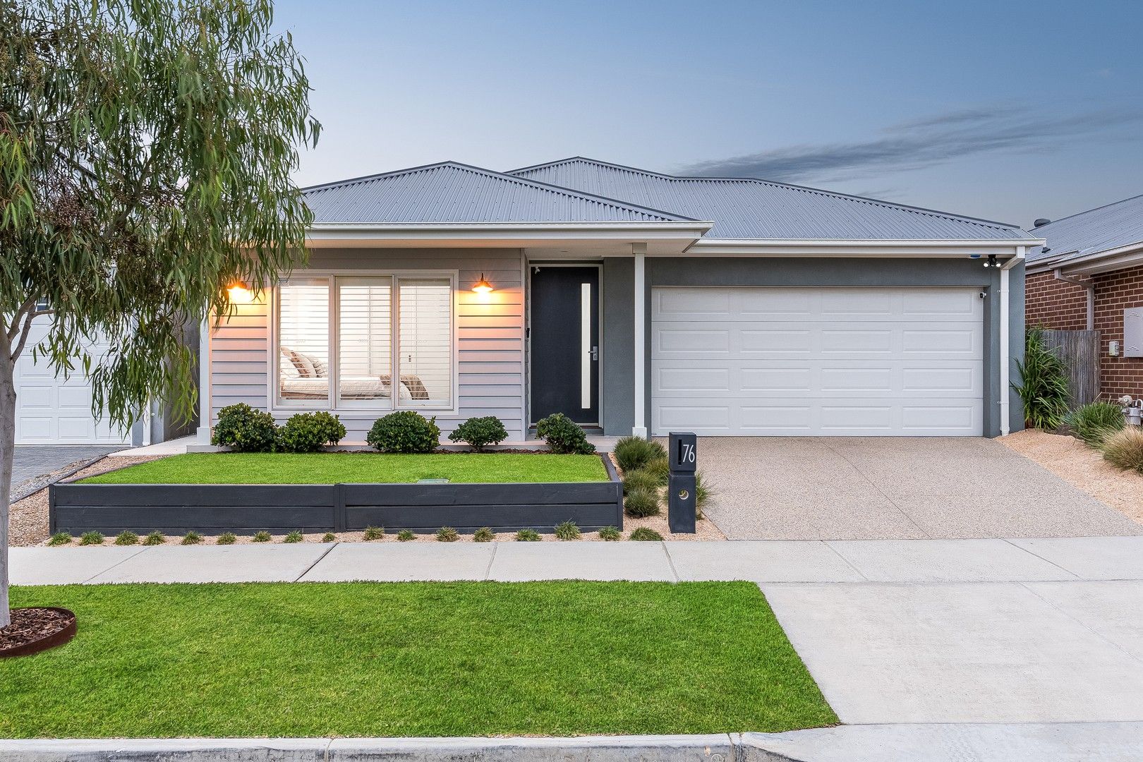 4 bedrooms House in 76 Element Circuit ARMSTRONG CREEK VIC, 3217