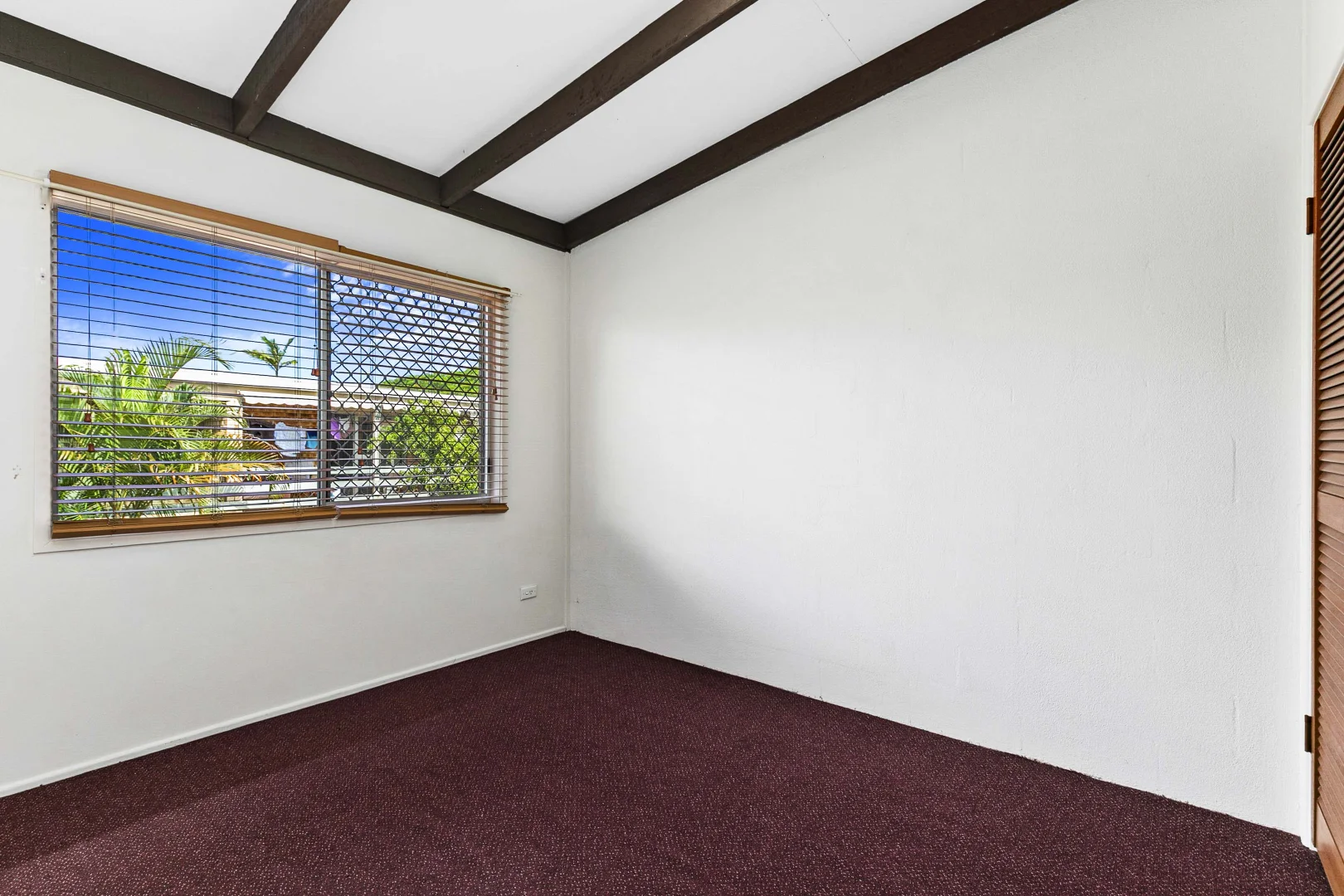 Additional image 11 of 4/1 King Street, Urangan QLD 4655