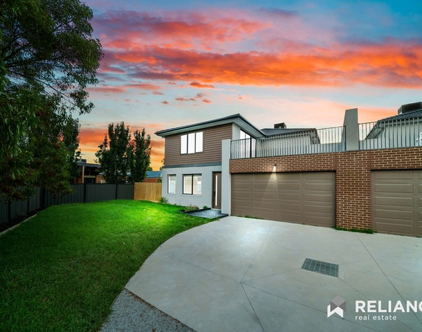 32 Banjo Paterson Circle, Point Cook VIC 3030