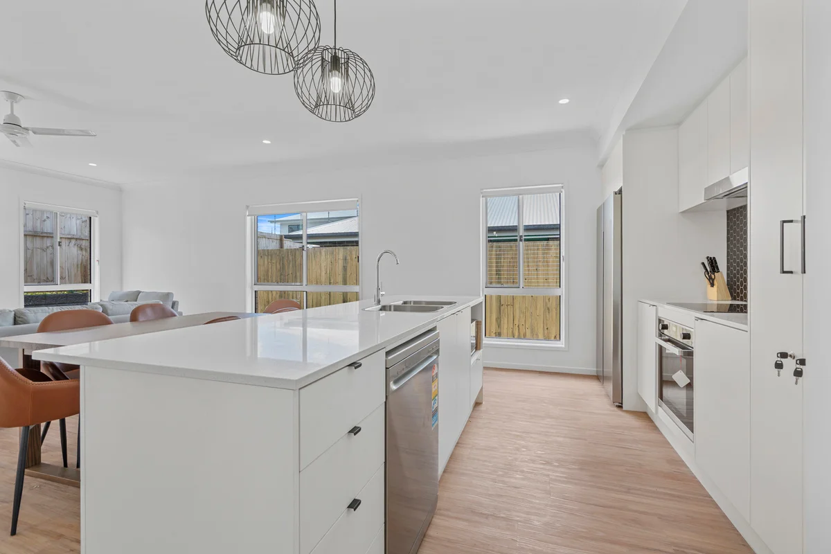 Additional image 11 of 1/15 Kakadu St, Redland Bay QLD 4165