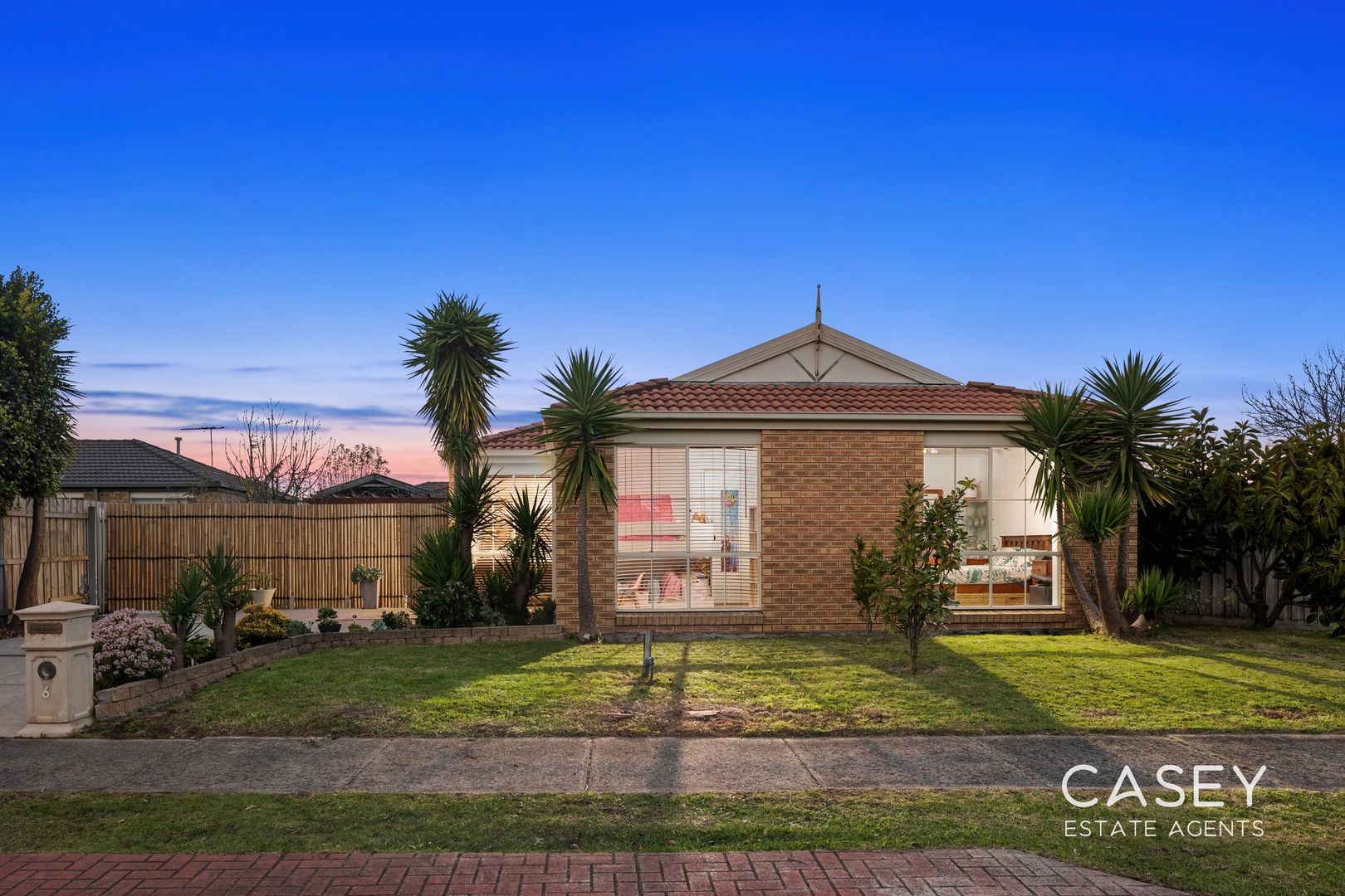 6 Taldra Place, Cranbourne West VIC 3977, Image 1