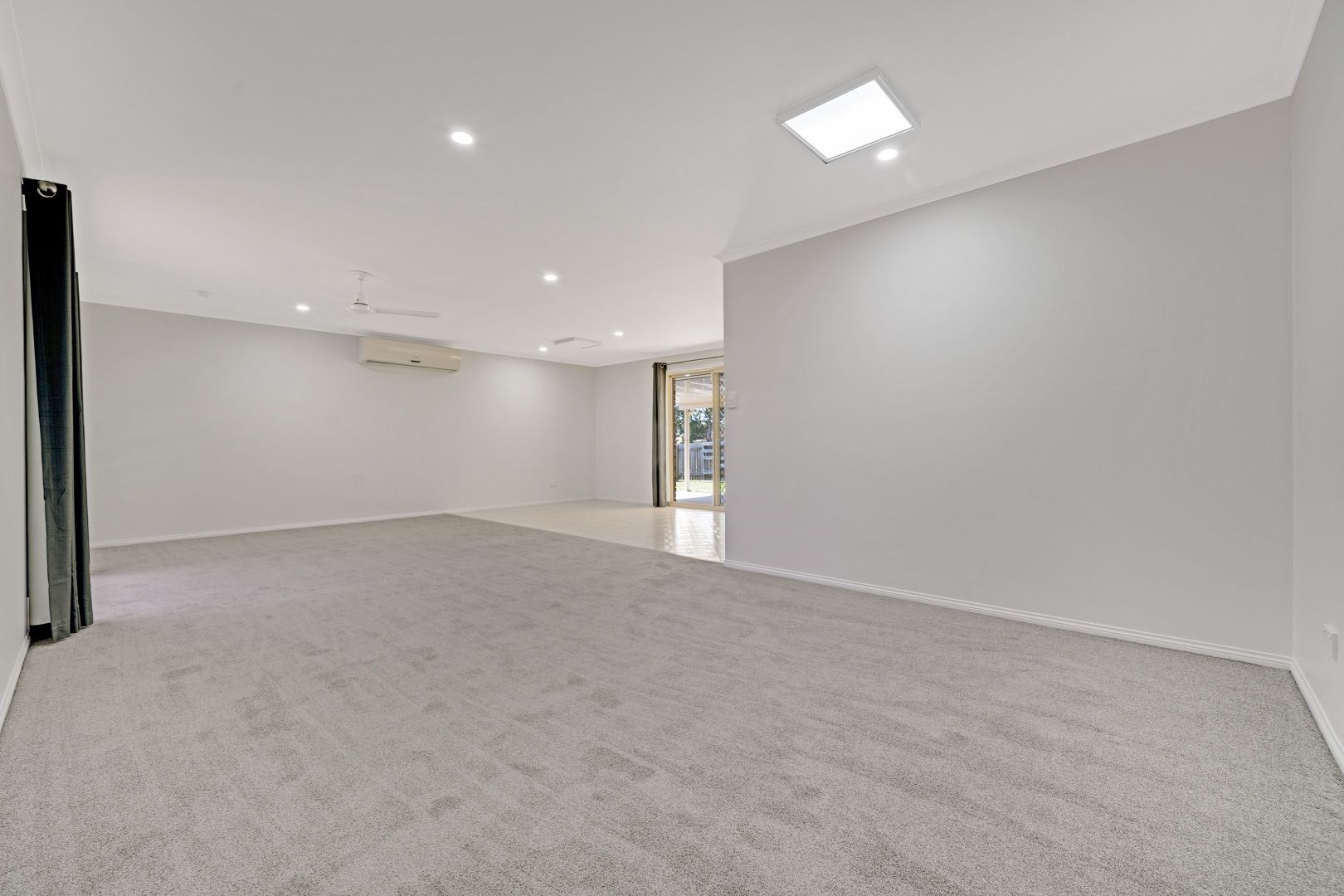 6 Mewing Court, Windaroo QLD 4207, Image 2