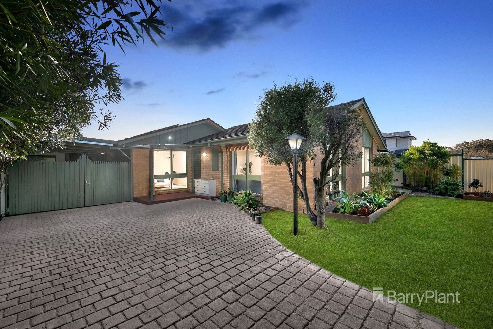 4 bedrooms House in 41 Cameron Parade BUNDOORA VIC, 3083