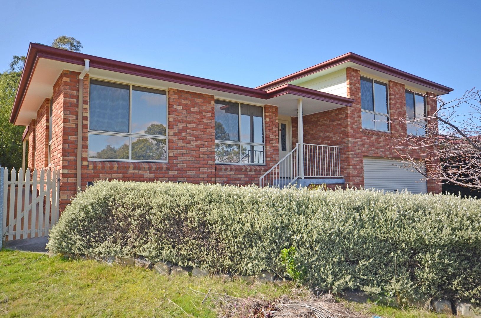 5 bedrooms House in 9 Clovelly Drive GEILSTON BAY TAS, 7015